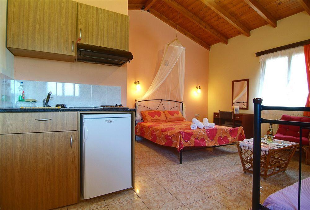 Kelari Studios Amphissa Chambre photo